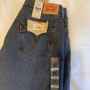 BRAND NEW LEVI 501 JEANS